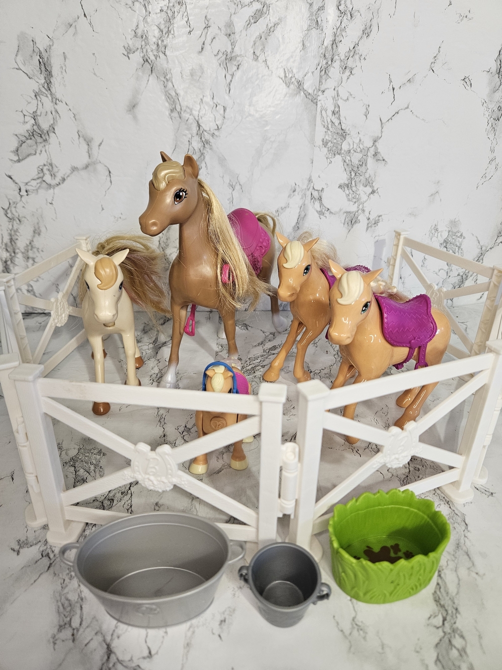 Barbie Horses Lot And Vintage White Fence.